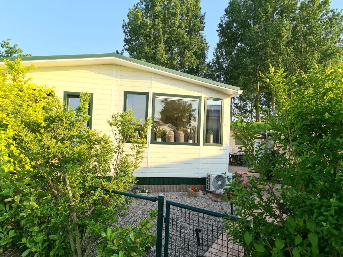 De Corner Van Zeeland Met Jacuzzi Sint-Annaland Exterior foto