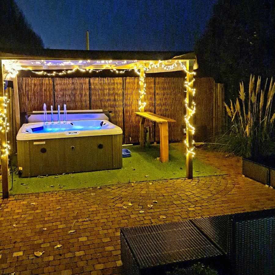 De Corner Van Zeeland Met Jacuzzi Sint-Annaland Exterior foto