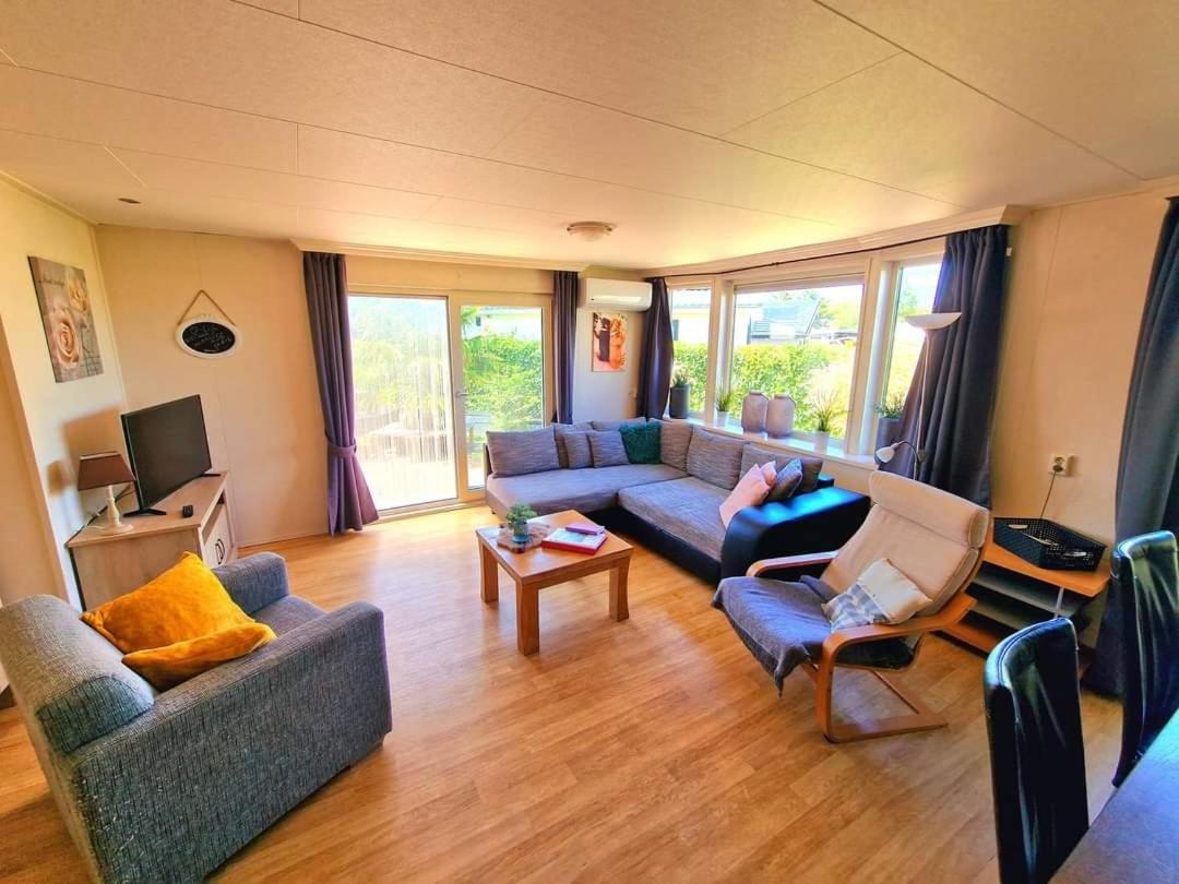 De Corner Van Zeeland Met Jacuzzi Sint-Annaland Exterior foto